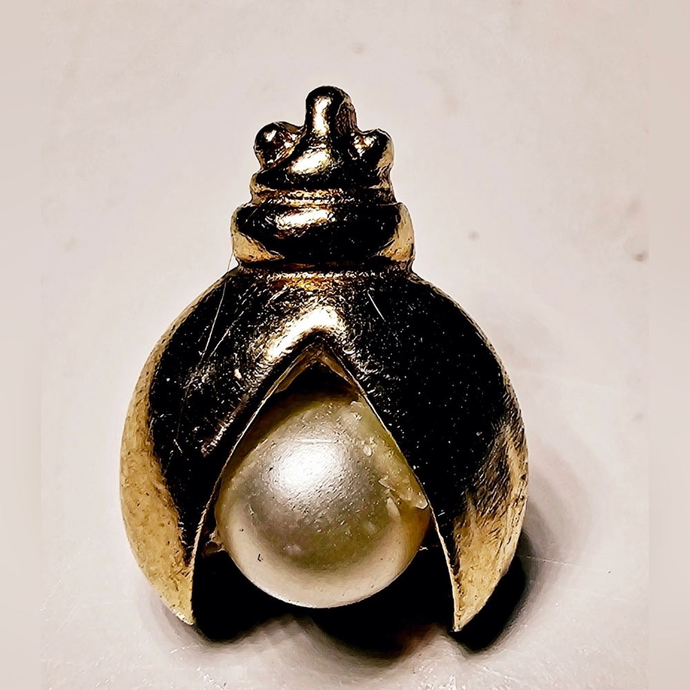 Vintage Sarah Coventry gold ladybug with faux pearl inset #cottagecore